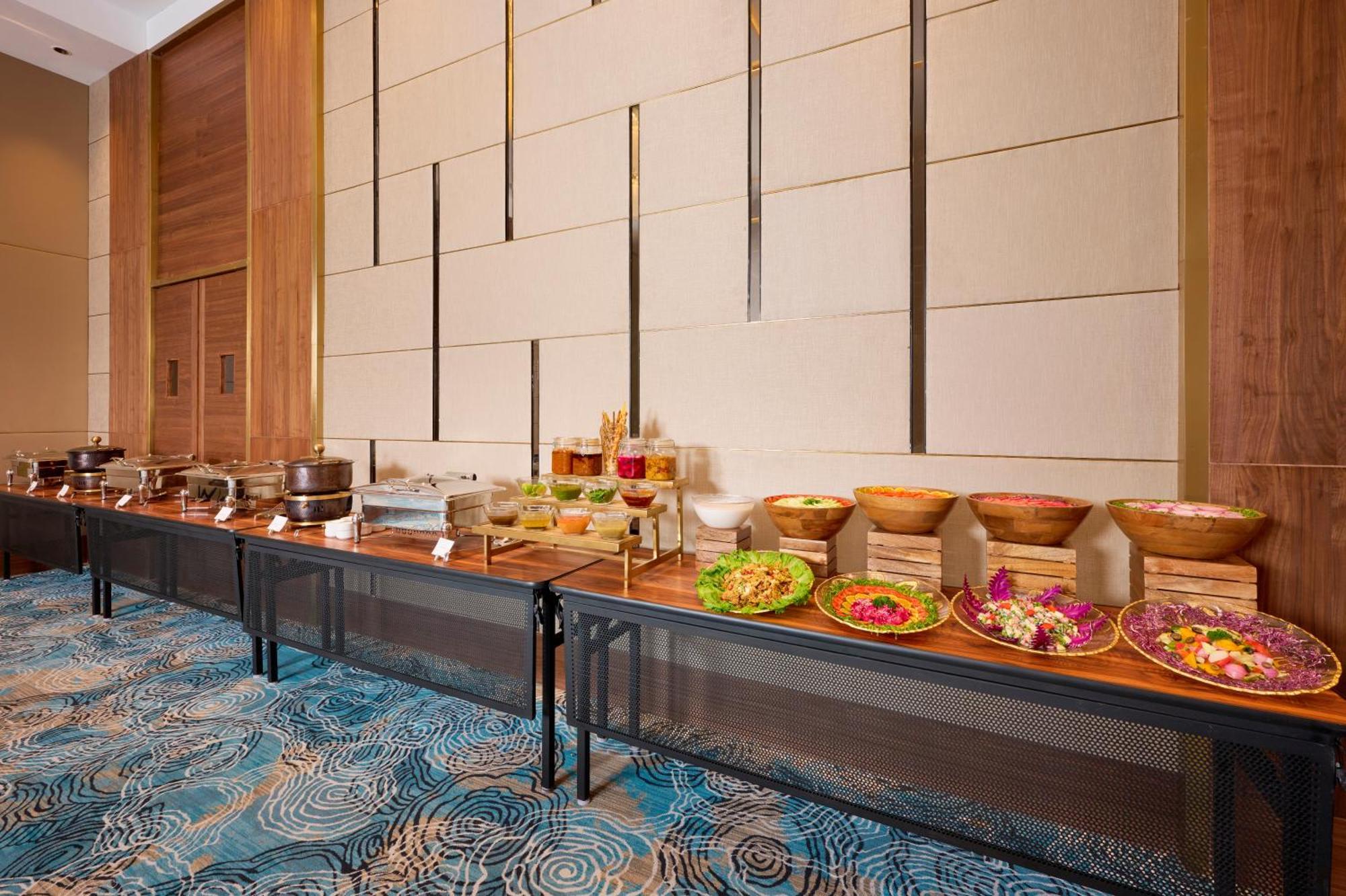 Iris Sarovar Portico Gurgaon Ngoại thất bức ảnh