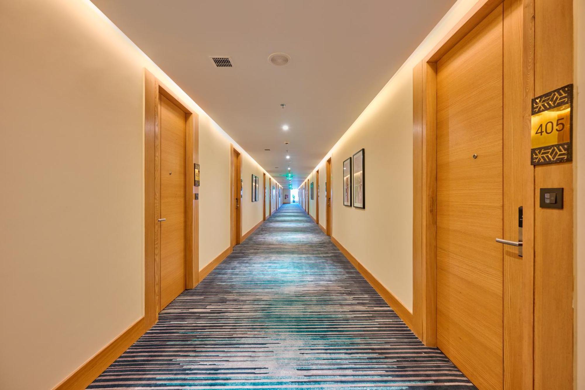 Iris Sarovar Portico Gurgaon Ngoại thất bức ảnh