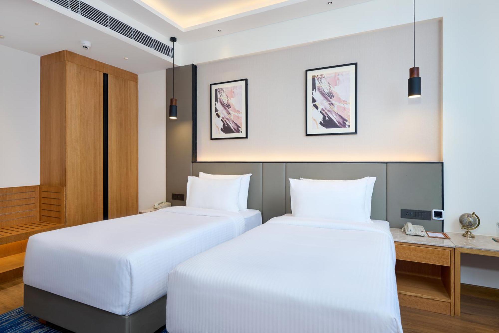 Iris Sarovar Portico Gurgaon Ngoại thất bức ảnh