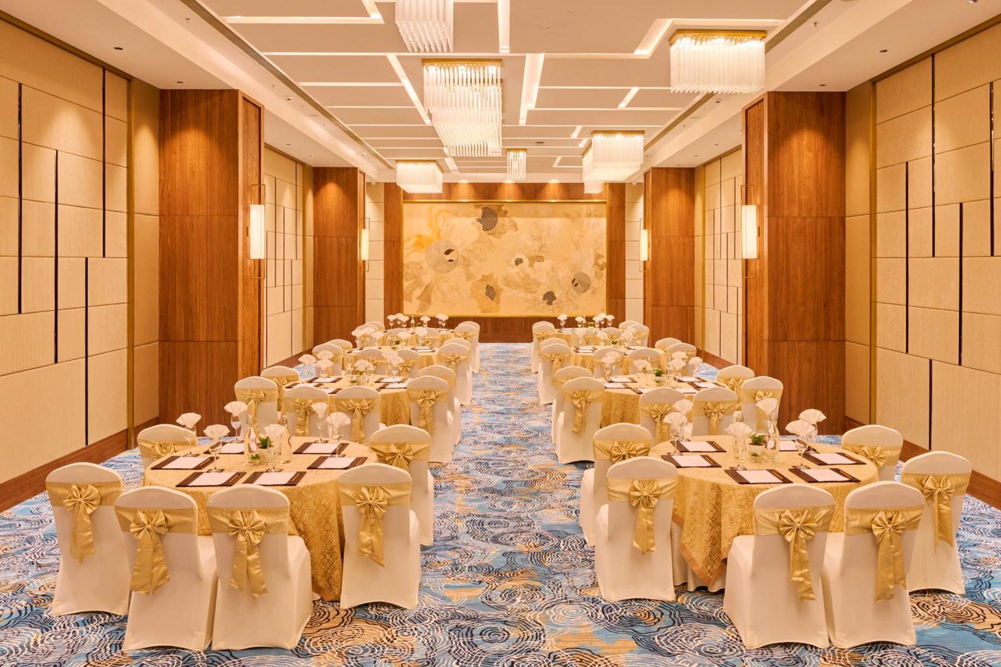 Iris Sarovar Portico Gurgaon Ngoại thất bức ảnh