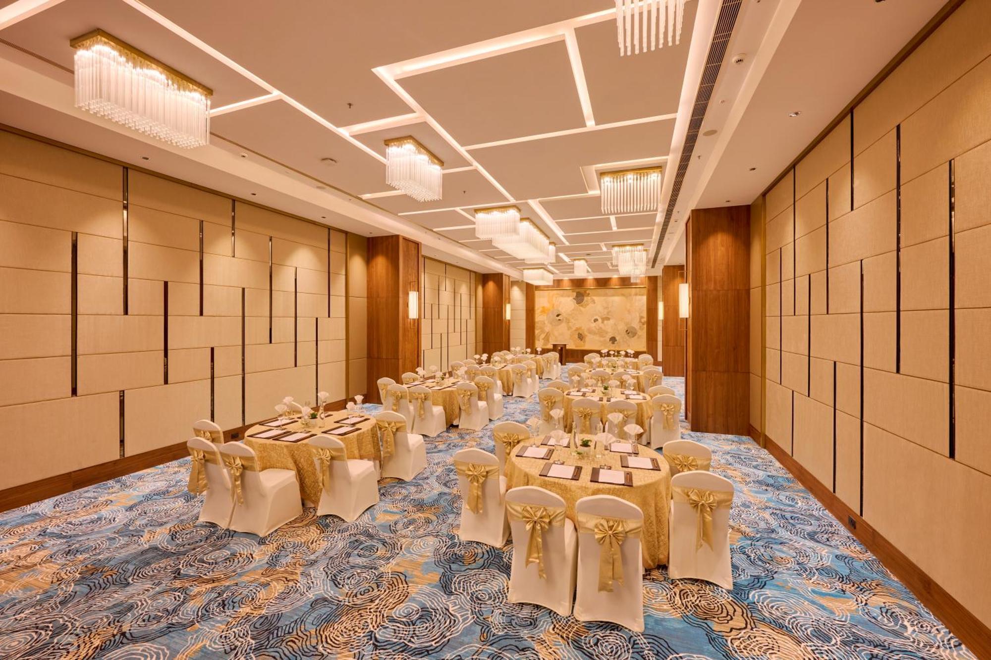 Iris Sarovar Portico Gurgaon Ngoại thất bức ảnh